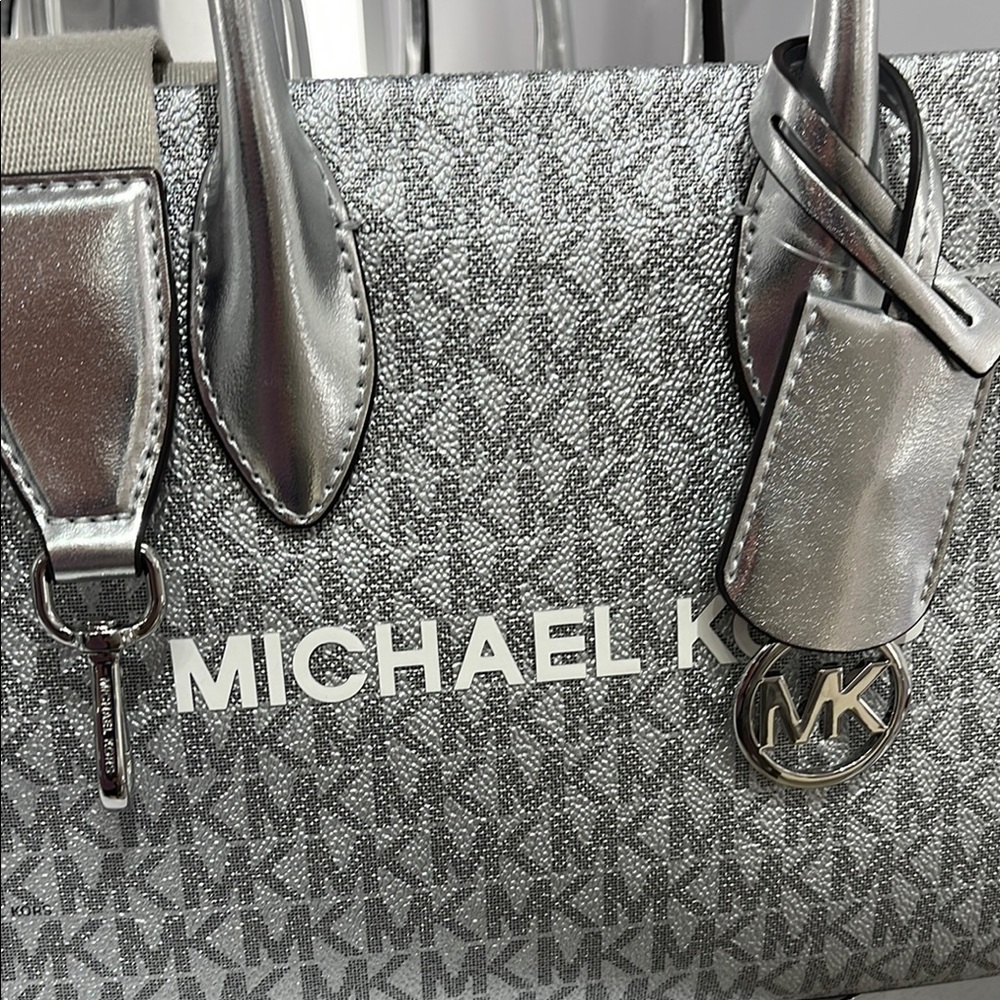 Michael Kors Mirella Small Metallic Signature Logo Crossbody Bag 
Silver 
NWT - Picture 2 of 16